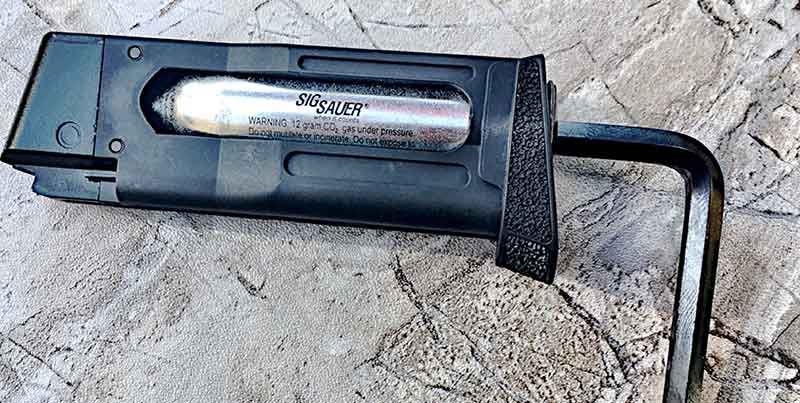 Jagtpatron med Co2-gasflasker 12 gram metalstål